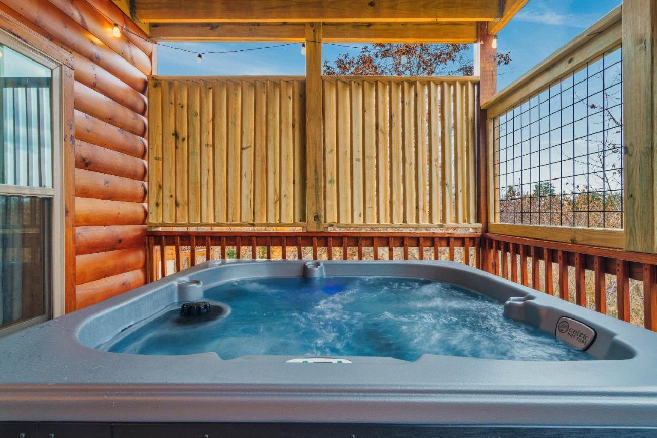 Mountains R Calling, Cozy Hideaway, King Beds, Hot-Tub, Arcade, Ev Ready Пиджен-Фордж Экстерьер фото